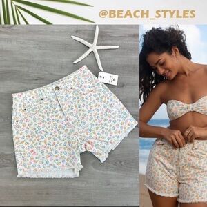 ☀️BILLABONG☀️ HOW BOUT THAT FLORAL JEAN SHORTS